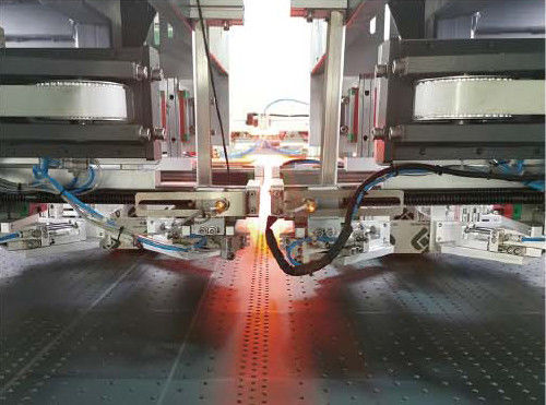 पी.एल.सी. नियंत्रण प्रणाली स्वचालित कागज बॉक्स बनाने की मशीन जिसमें उत्पादन के लिए फेस पेपर आकार 700420300 और 1206080 मिमी है