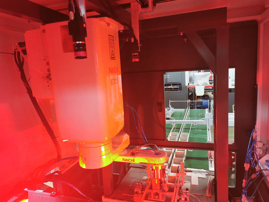 पी.एल.सी. नियंत्रण प्रणाली स्वचालित बॉक्स पैकिंग मशीन तैयार उत्पाद के लिए डिज़ाइन किया गया आकार L W H 400 300 140 मिमी और 55 35 12 मिमी पैकिंग प्रक्रिया