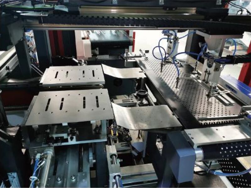 बुद्धिमान हाई-स्पीड ड्रॉवर-स्टाइल बॉक्स विनिर्माण प्रणाली 20-30pcs/min वाइन बॉक्स ट्यूब बॉक्स के लिए उपयुक्त