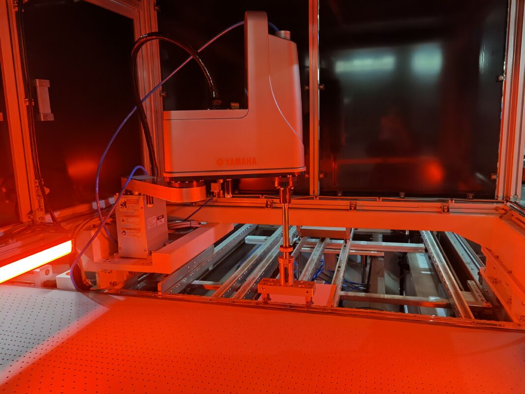 टचस्क्रीन इंटरफेस के साथ पीएलसी स्वचालित पोजिशनिंग मशीन स्वचालित उत्पादन गति 35-45pcsmin