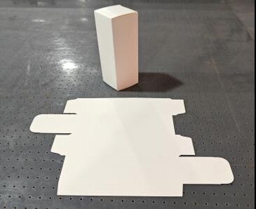 एलवाई-आरके03-1113 नो-डाई नॉन-मेटल फ्लेक्सिबल मटेरियल कटिंग मशीन 50 मिमी कटिंग थिकनेस और ±0.05 मिमी सटीकता के साथ