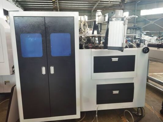 LY-750 बॉक्स कॉर्नर पेस्टिंग मशीन तेजी से और सटीक कार्टन प्रसंस्करण के लिए पूरी तरह से स्वचालित कोने सुदृढीकरण आवेदक के साथ